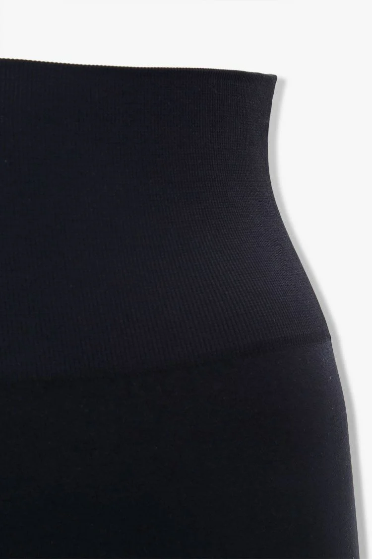 Plus Size Cutout Capri Leggings - Image 4
