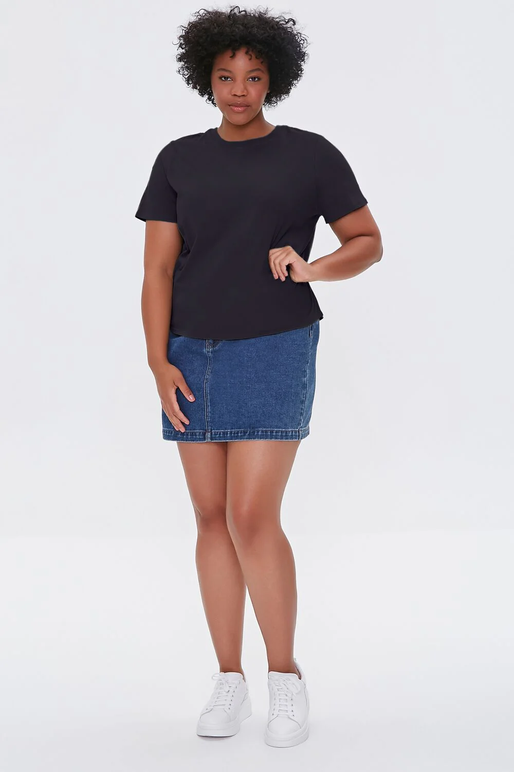 Plus Size Basic Tee - Image 4