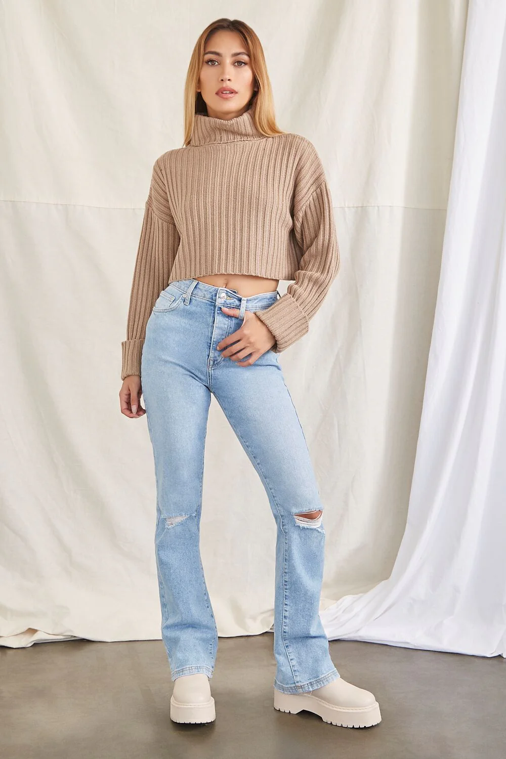 Turtleneck Cropped Sweater - Image 4