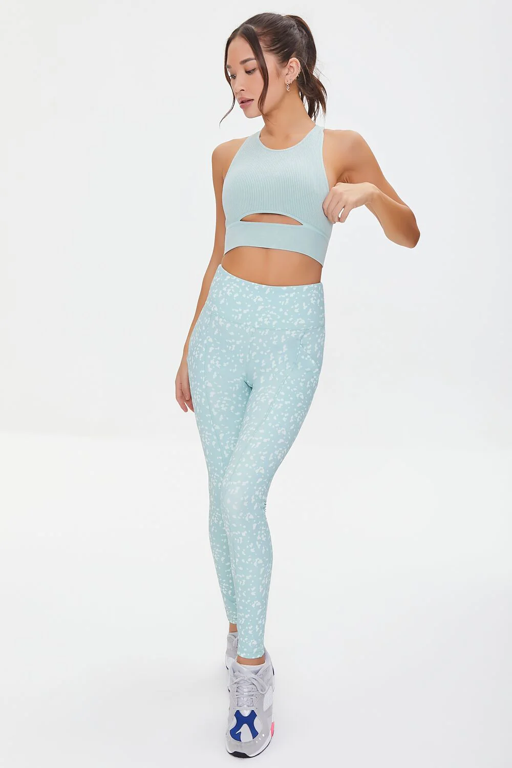 Seamless Thick Ribbed Cutout Sports Bra - Image 4