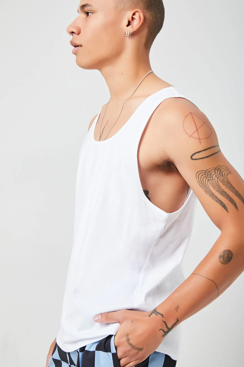 Basic Scoop-Neck Tank Top - Image 6