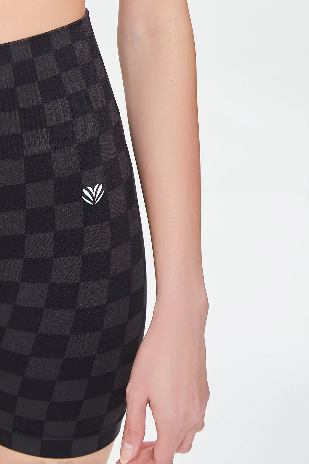 Active Seamless Checkered Biker Shorts - Image 6