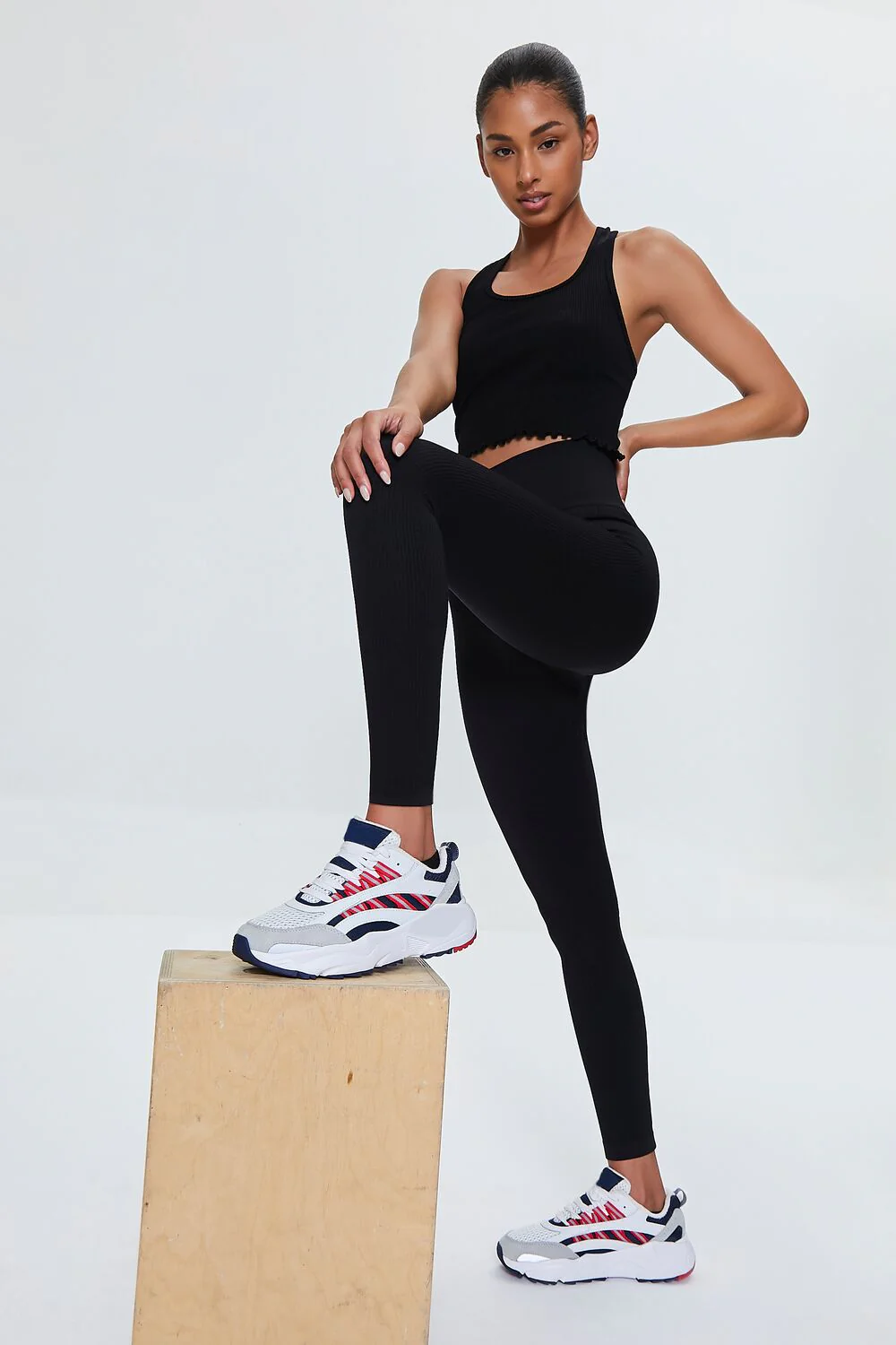 Active Seamless Lettuce-Edge Crop Top - Image 4