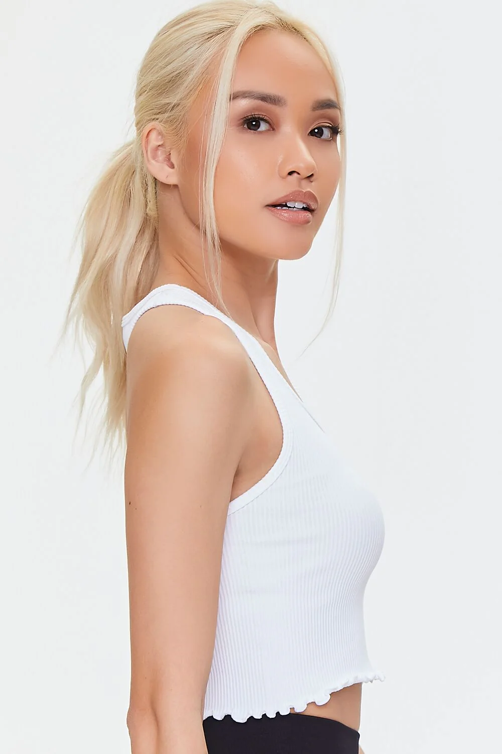 Active Seamless Lettuce-Edge Crop Top - Image 7