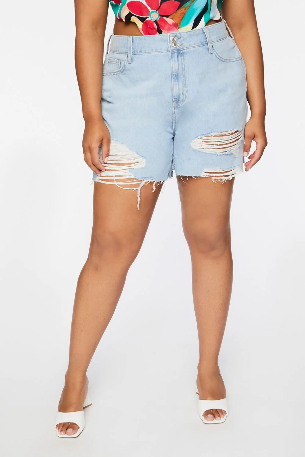Plus Size Frayed Denim Shorts - Image 2