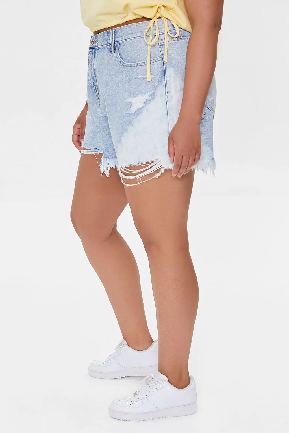 Plus Size Frayed Denim Shorts - Image 3