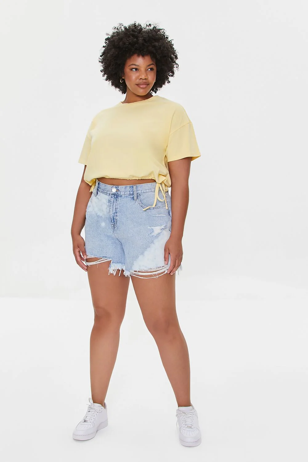 Plus Size Frayed Denim Shorts - Image 5
