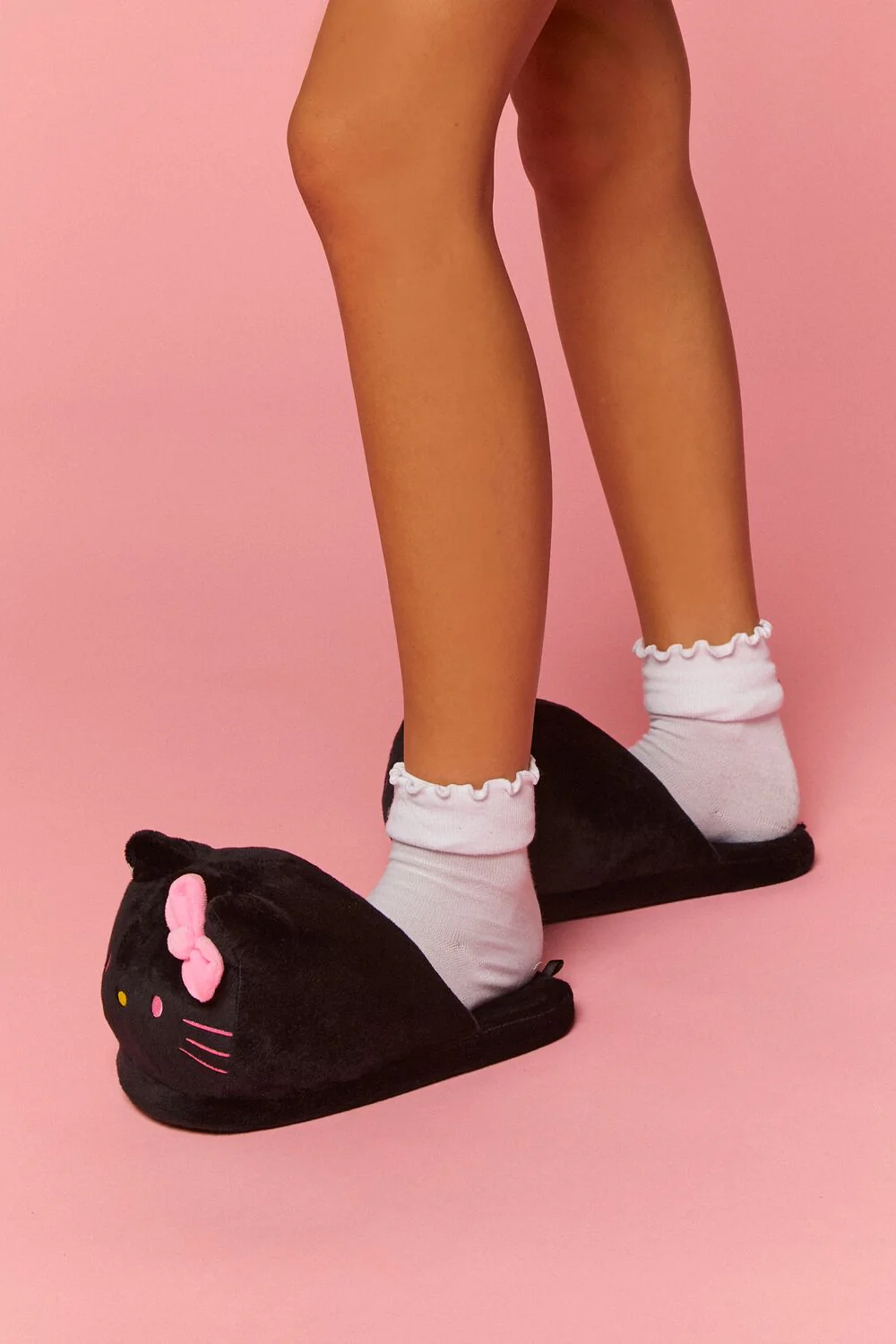 Hello Kitty & Friends House Slippers - Image 2