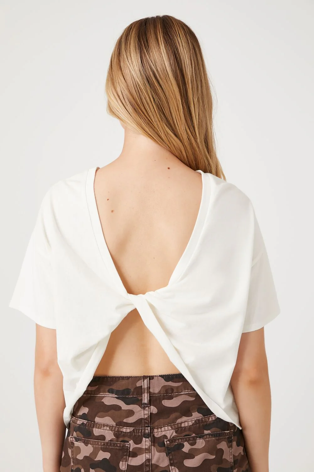 Twist-Back Cropped Tee - Image 3