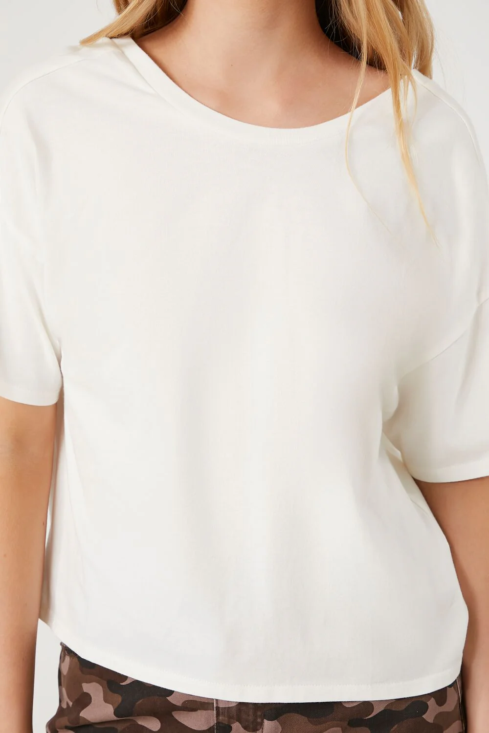 Twist-Back Cropped Tee - Image 5