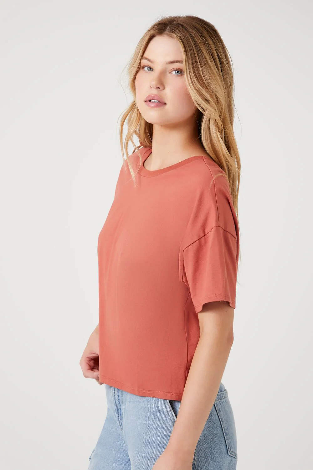 Twist-Back Cropped Tee - Image 7
