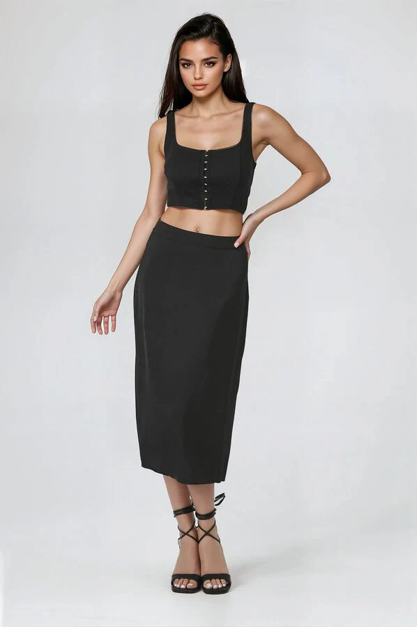 Hook-and-Eye Cropped Tank Top - Image 6