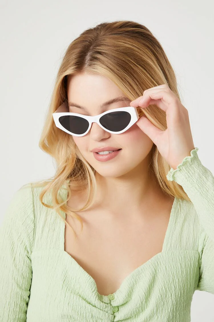 Cat-Eye Frame Sunglasses - Image 4