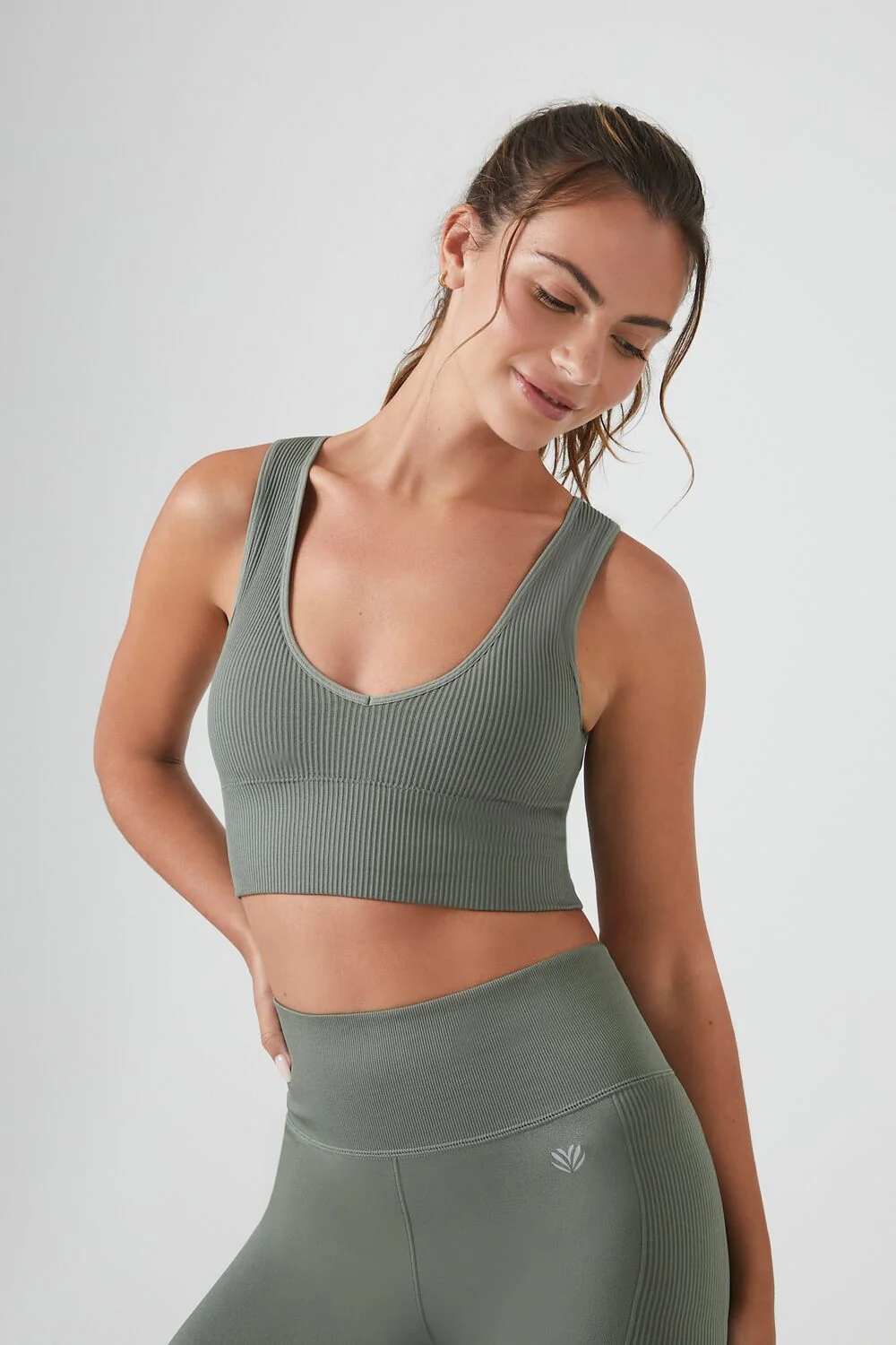 Seamless Scoop-Neck Sports Bra - Image 11