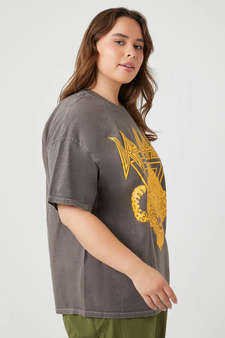 Plus Size Def Leppard Graphic Tee - Image 2