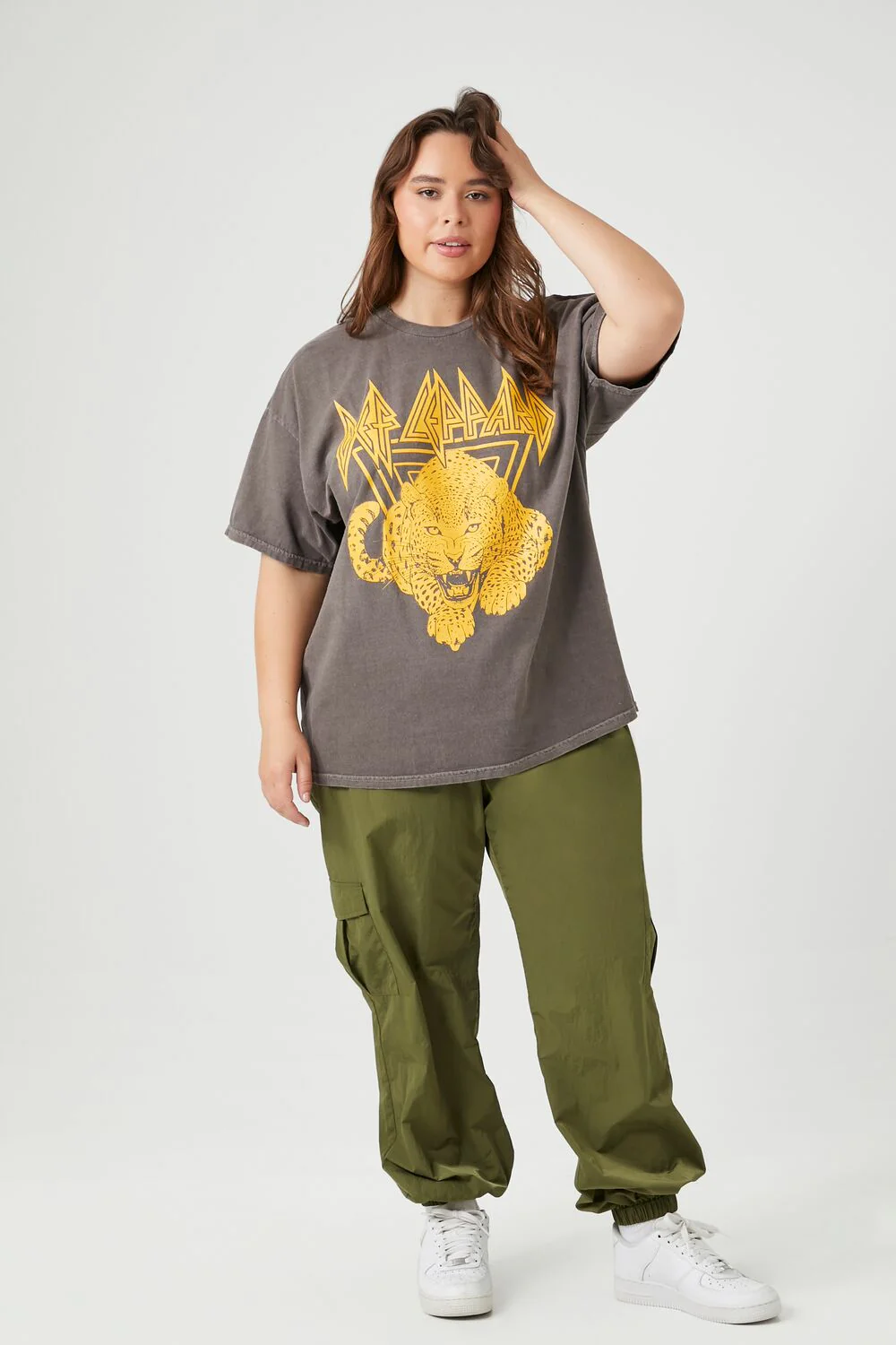 Plus Size Def Leppard Graphic Tee - Image 4