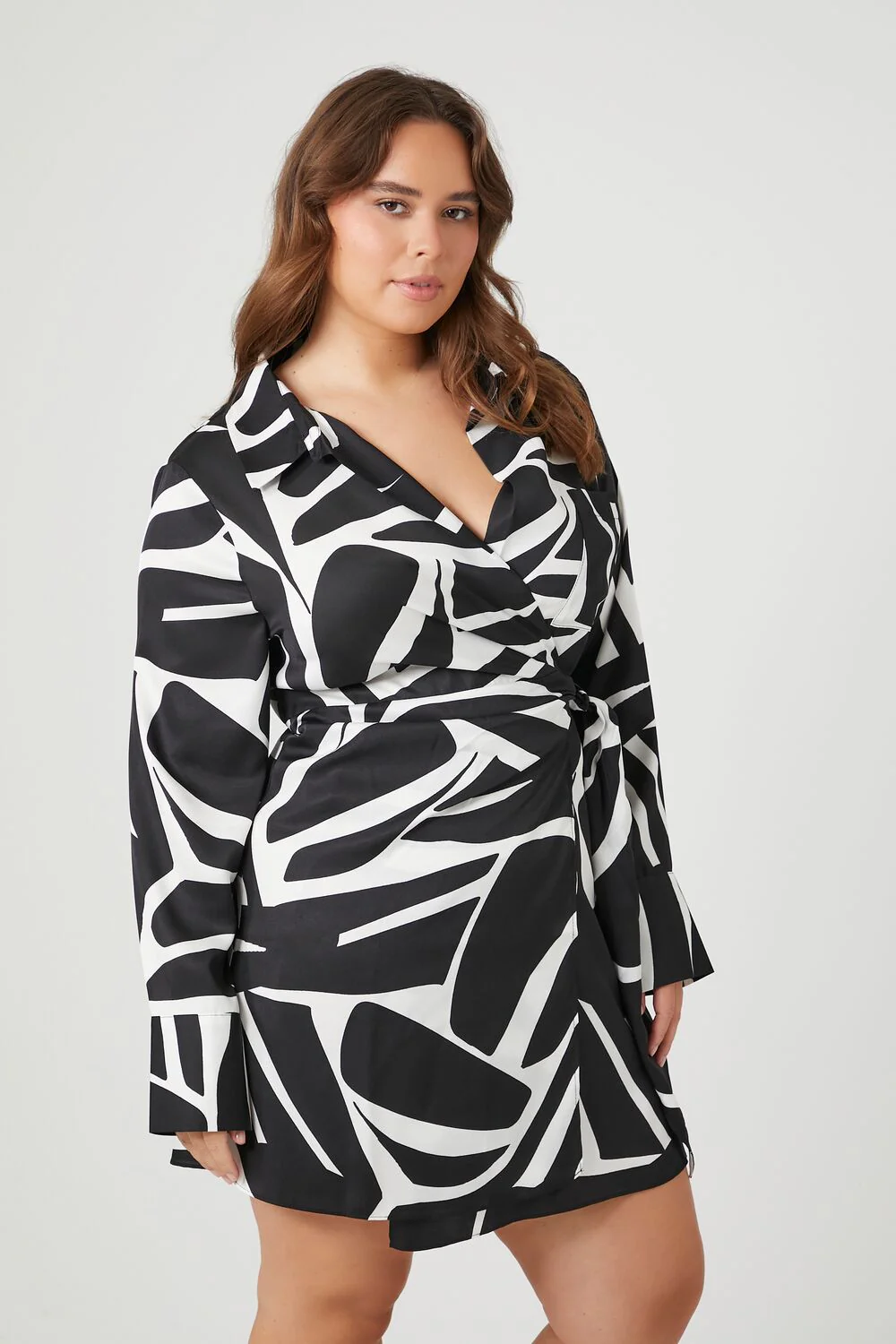 Plus Size Abstract Print Mini Wrap Dress - Image 2