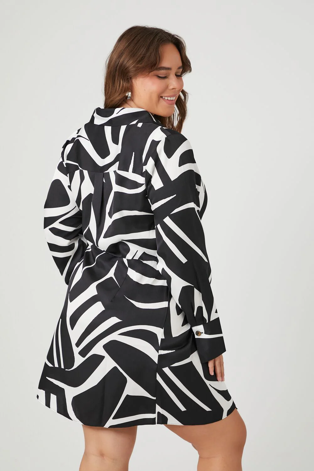 Plus Size Abstract Print Mini Wrap Dress - Image 3