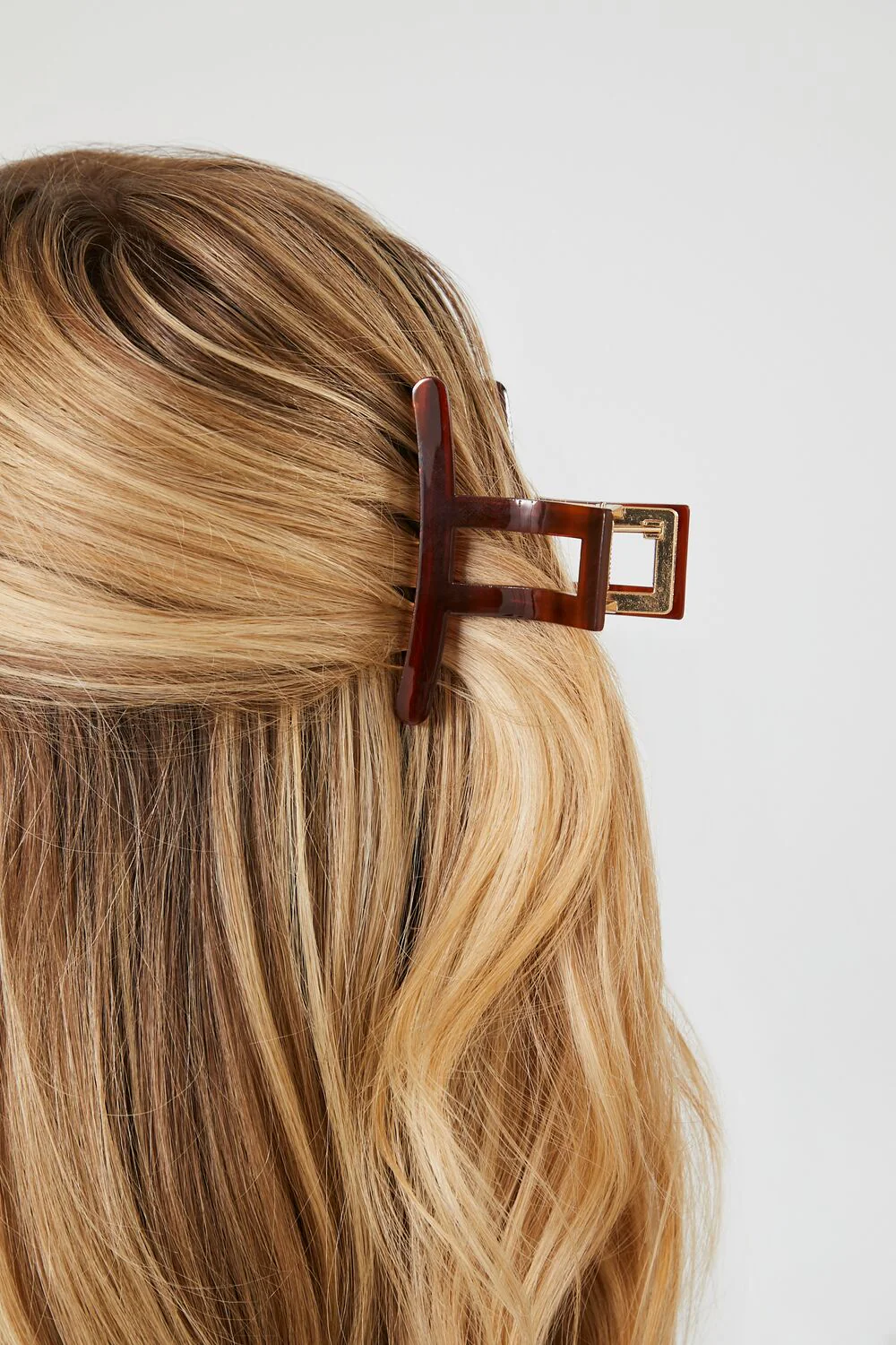Cutout Claw Hair Clip - Image 2