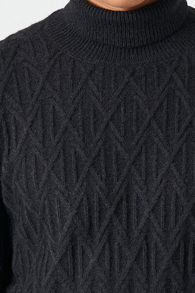 Diamond Knit Turtleneck Sweater - Image 5