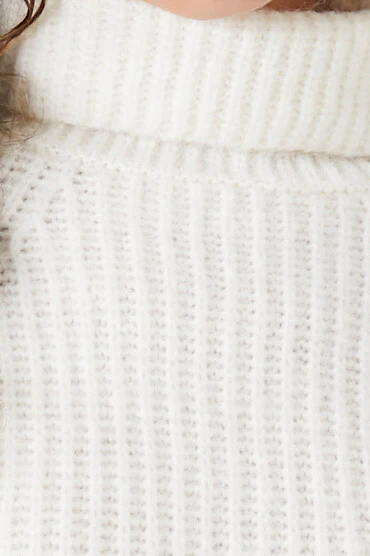 Ribbed Turtleneck Sweater - Image 5