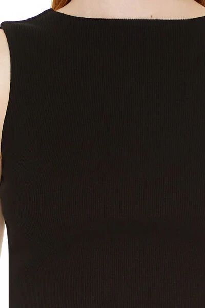 Sleeveless Twisted Crop Top - Image 5