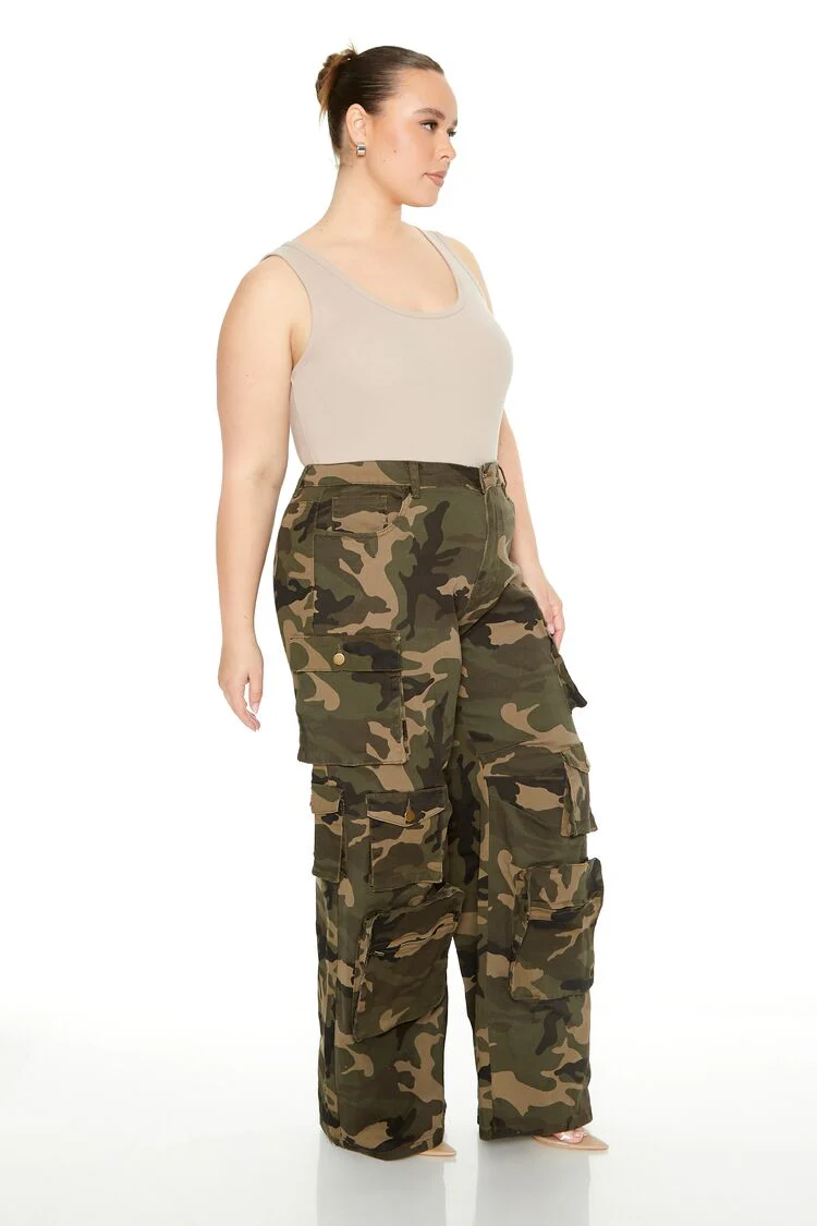 Plus Size Camo Print Cargo Pants - Image 2