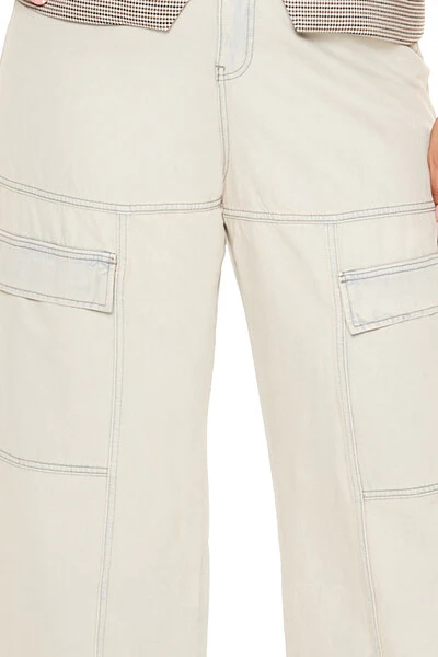 Plus Size Wide-Leg Cargo Jeans - Image 5