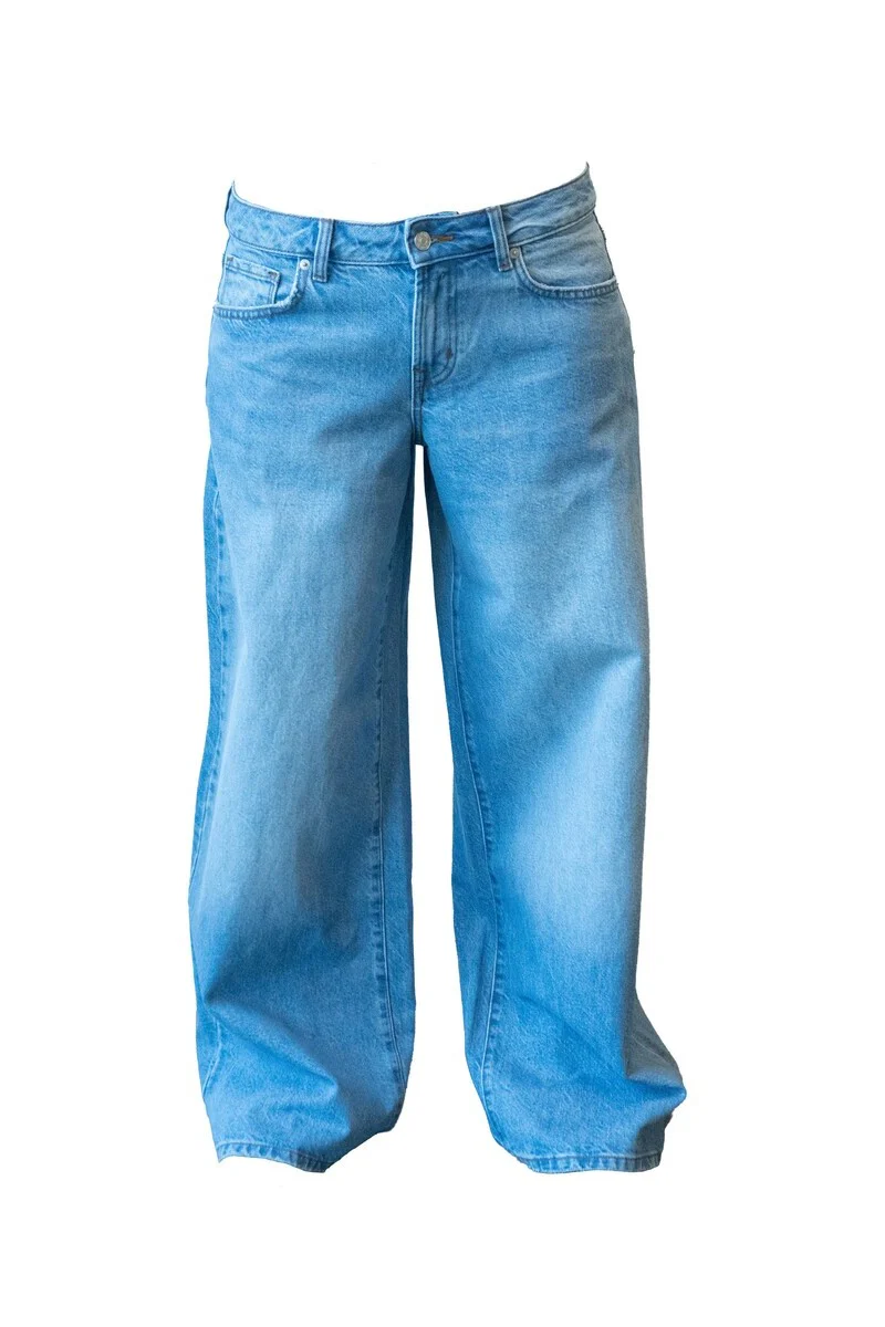 Low-Rise Wide-Leg Jeans - Image 3