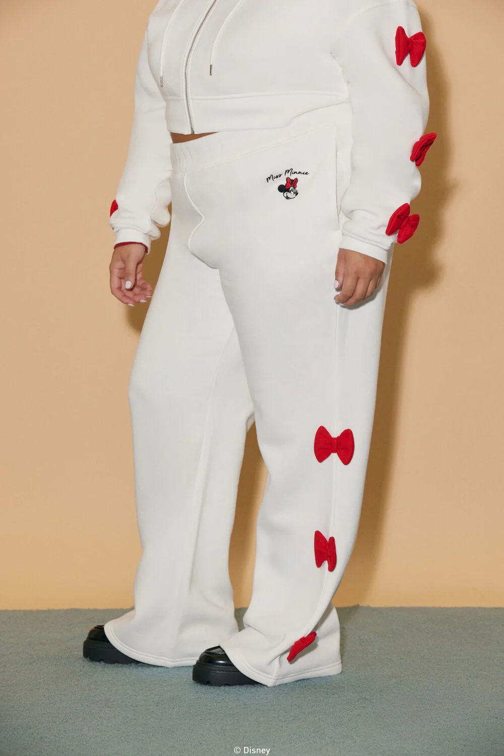 Plus Size Disney Minnie Mouse Bow Sweatpants - Image 2