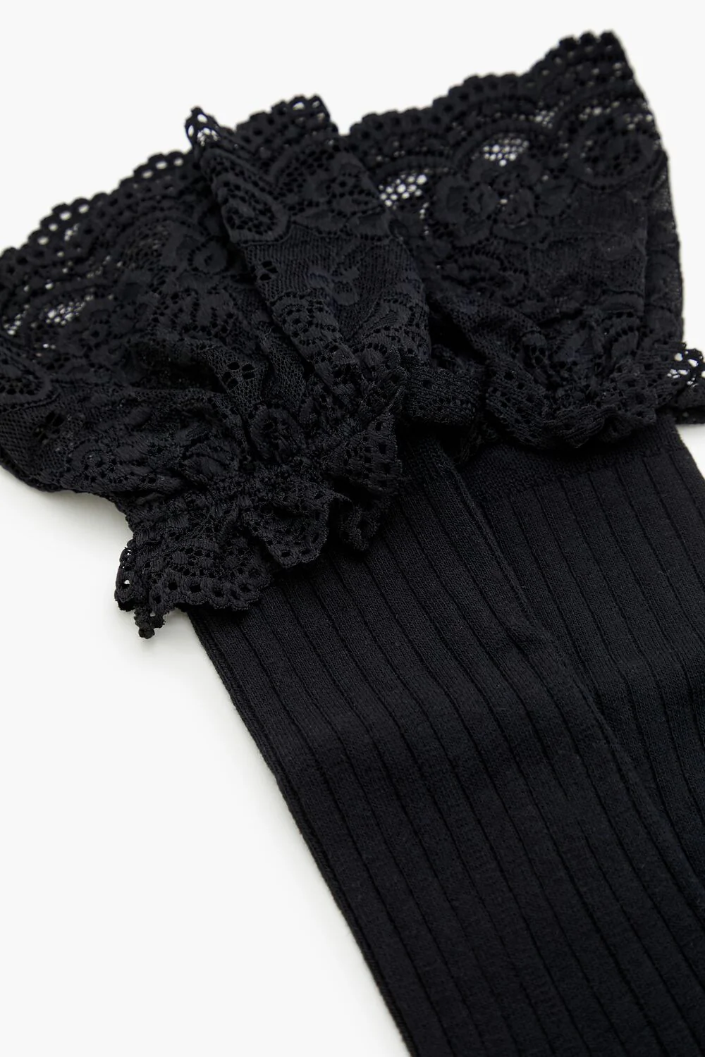 Scalloped Lace Thigh-High Socks - Image 3