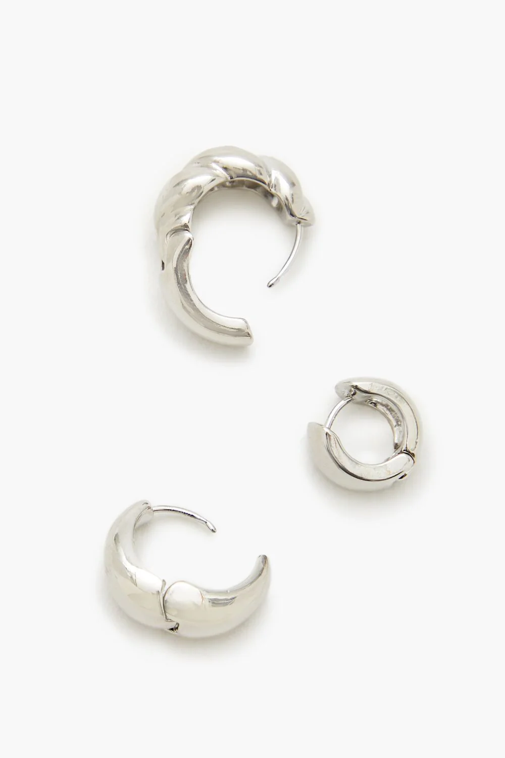 Thick Huggie Hoop Earring Set - Image 3