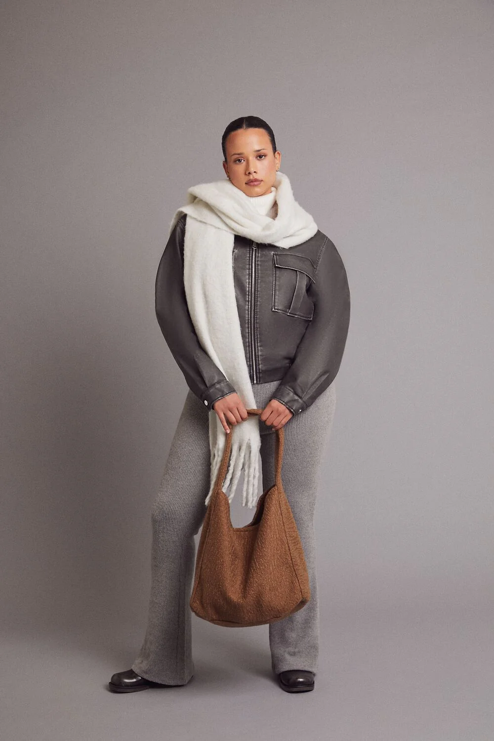 Plus Size Ribbed Flare Pants - Image 7