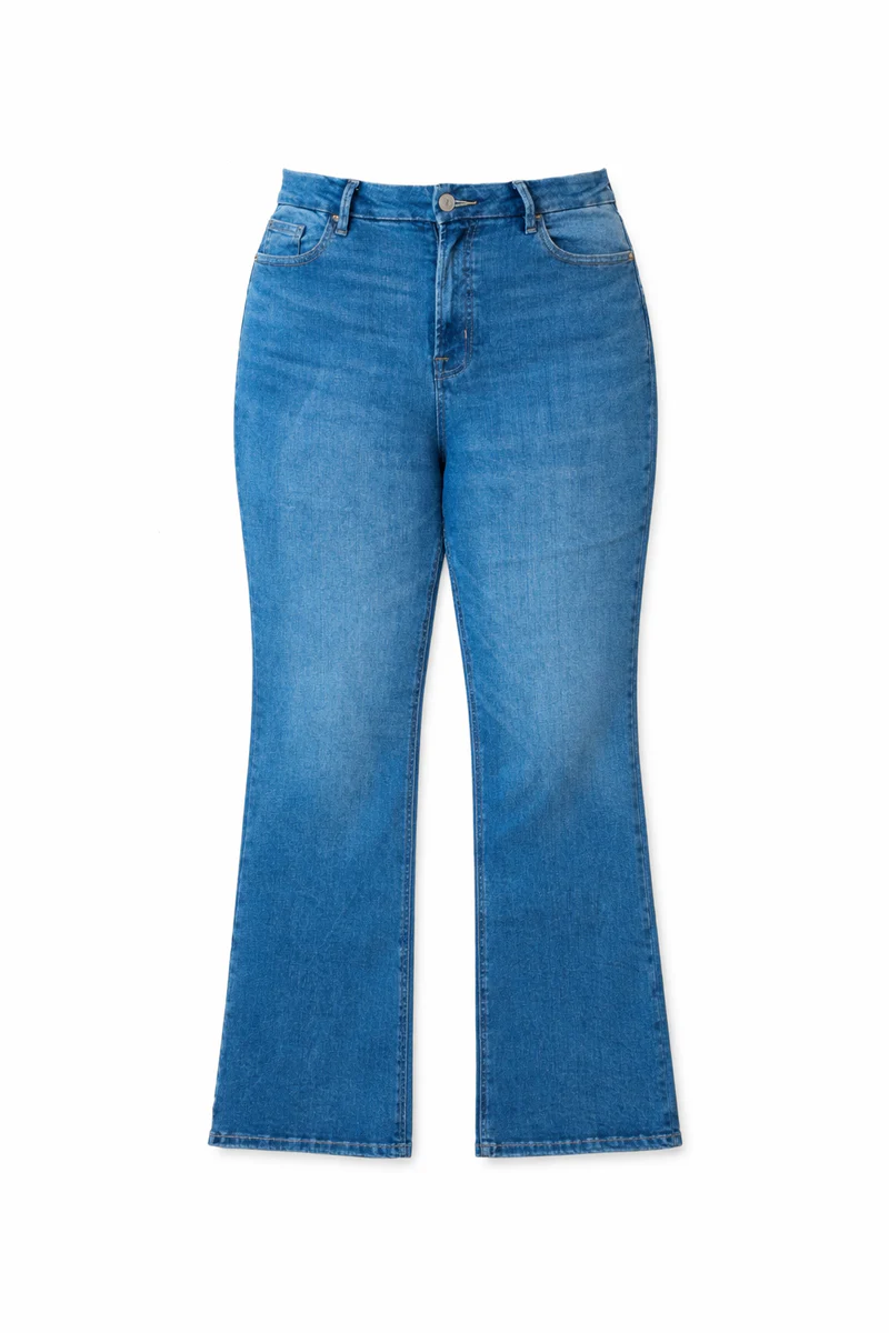 Plus Size High-Rise Flared Jeans - Image 3