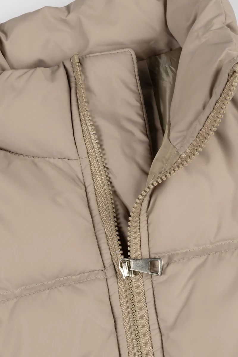 Cropped Quilted Puffer Jacket - Image 8