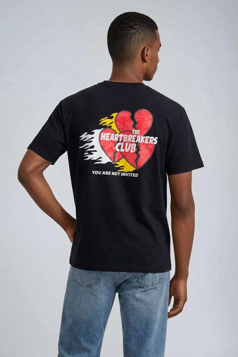 THE HEARTBREAKERS CLUB GRAPHIC T-SHIRT - Image 3