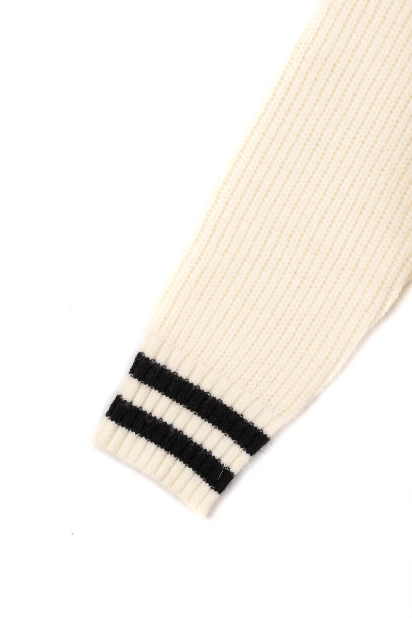 Oversized Contrast-Trim Ribbed Cardigan - Image 6
