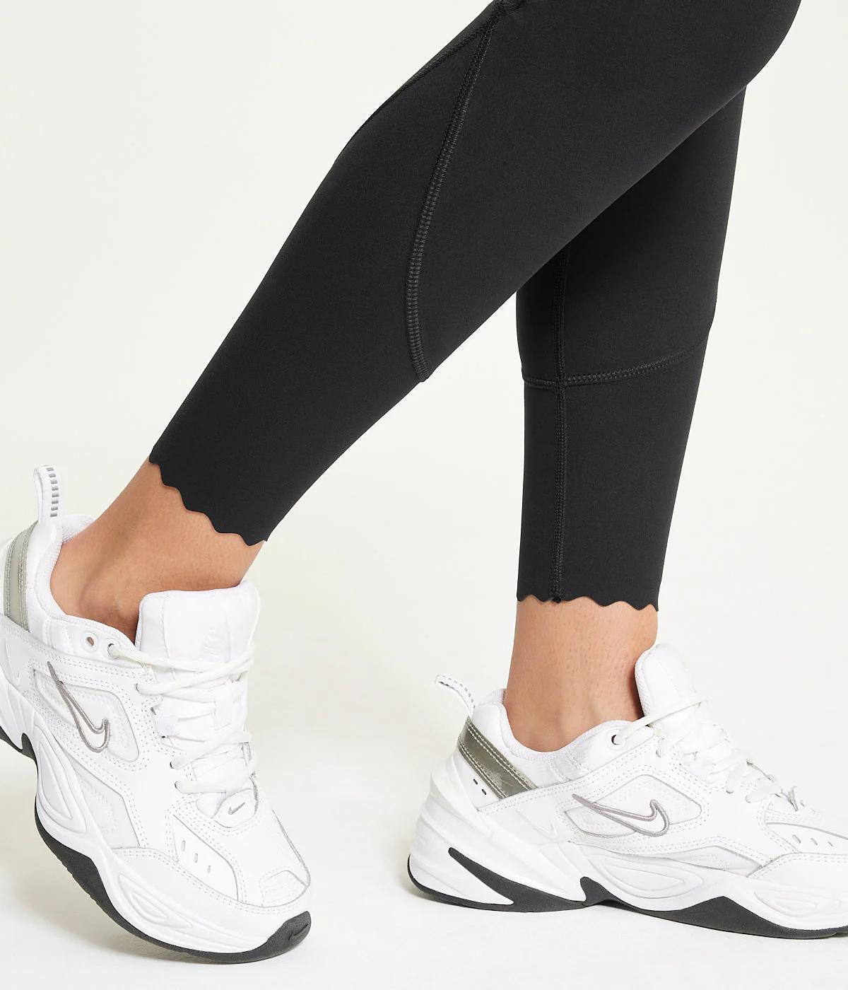 Core Scallop Hem Legging - Image 4