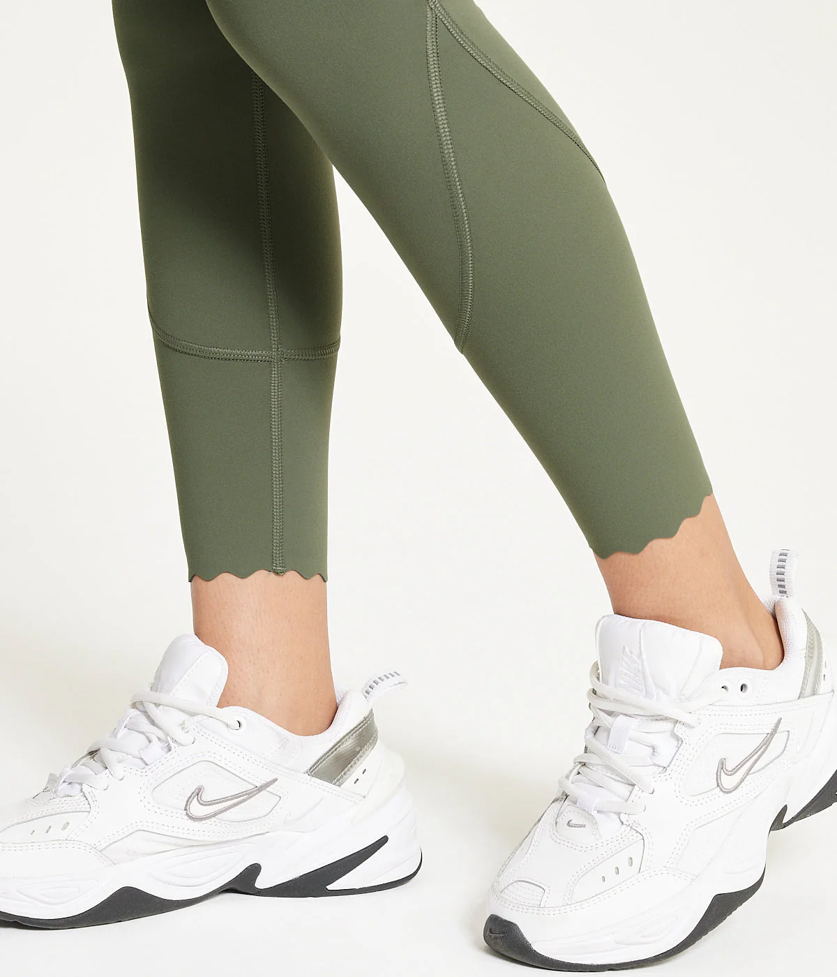 Core Scallop Hem Legging - Image 4