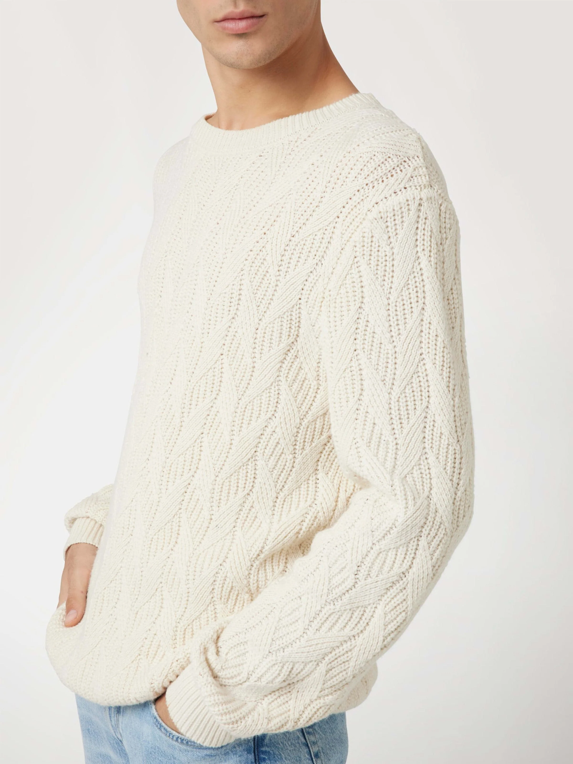 Evander Cable Sweater - Image 4