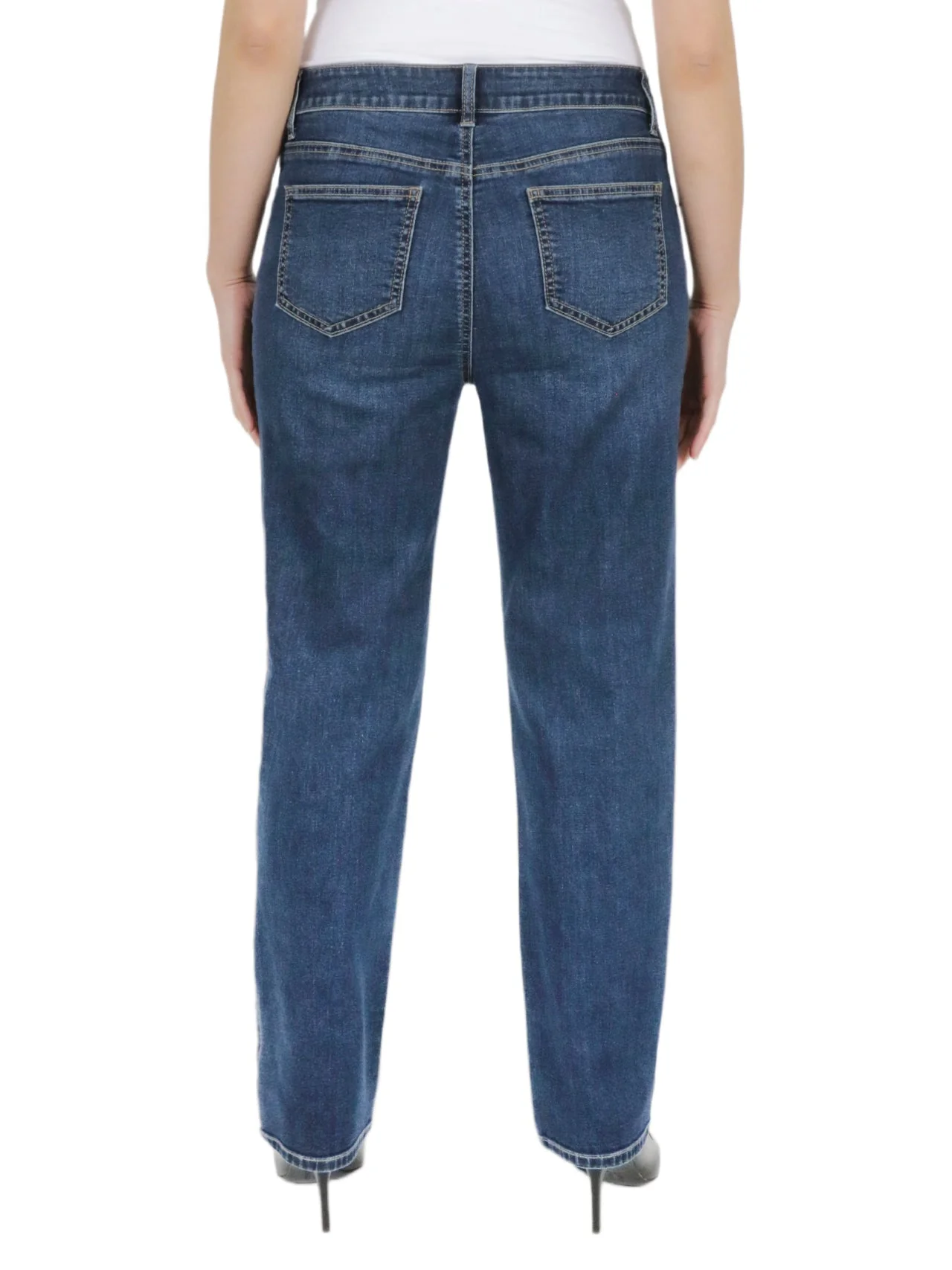 Plus Size Straight-Leg Jeans - Image 7